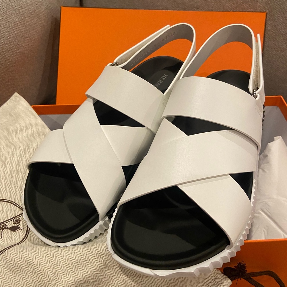 NEW Hermes Electric White and Black Leather H Sandals - Picture 2 of 15